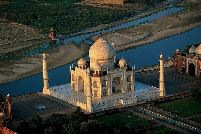 1-Day Trip to The Taj Mahal, Agra from Delhi by Super-fast Train - Agra Fort and the Mughal court