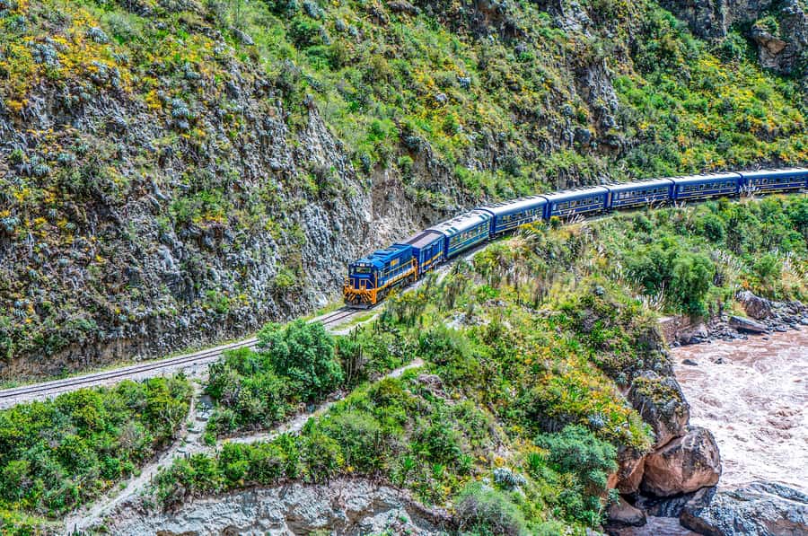2-Day Inca Trail Hike to Machu Picchu & Panoramic Train - The early bus to Machu Picchu