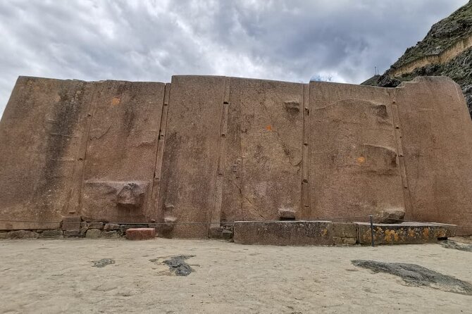 2-Day Sacred Valley Machu Picchu by Train with Llama Experience - Ollantaytambo and the railway to Aguas Calientes