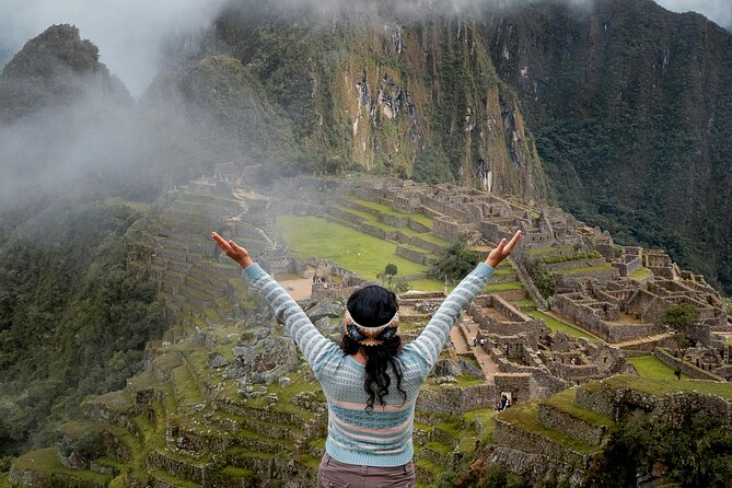 2-Day Sacred Valley & Machu Picchu Tour by Train from Cusco - Ollantaytambo before the train