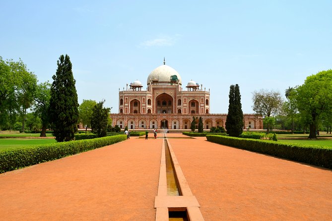 3-Days Delhi and Varanasi Tour by Express Train.Includes,Hotel Transfers. - How the guides, cars, and timing affect the experience
