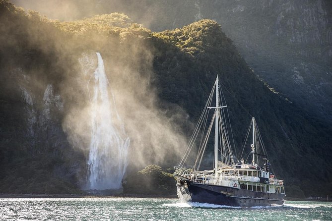 5 Day South Island Circut: Trains, Glaciers and Milford Sound from Christchurch - The South Island in one fast, scenic loop
