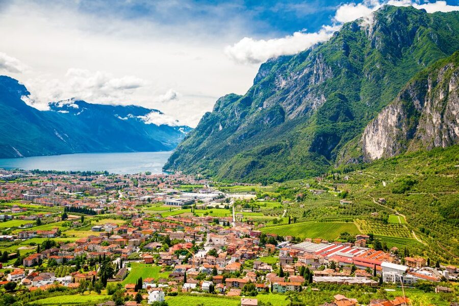 6-Day North Lakes: Milan & Bernina Express Experience - Day 4: Sirmione and the northern end of Lake Garda