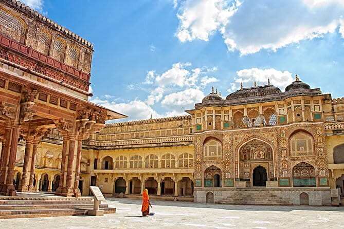 Agra tour by Train - The guide can shape the whole experience