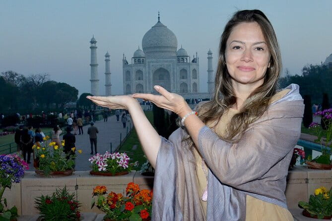 Agra tour by Train - Agra Fort shows the Mughal side of power