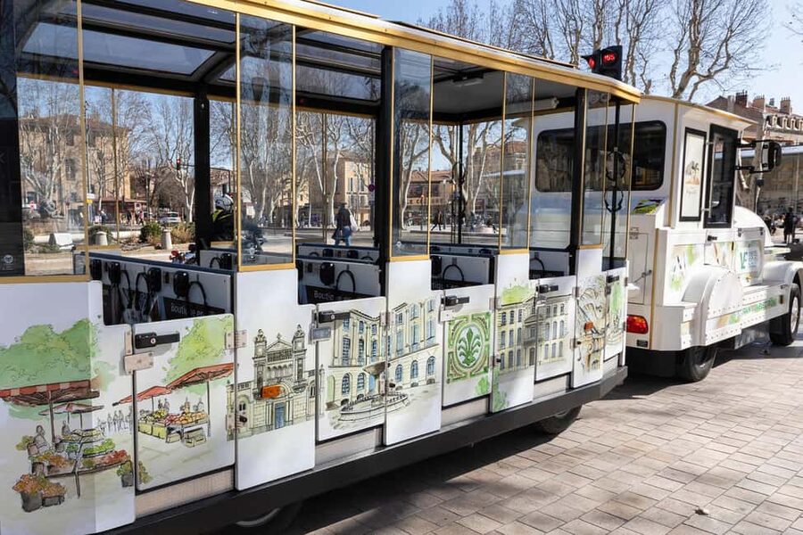 Aix-en-Provence by Electric Tourist Train – City Center Circuit - What the eight-language commentary adds
