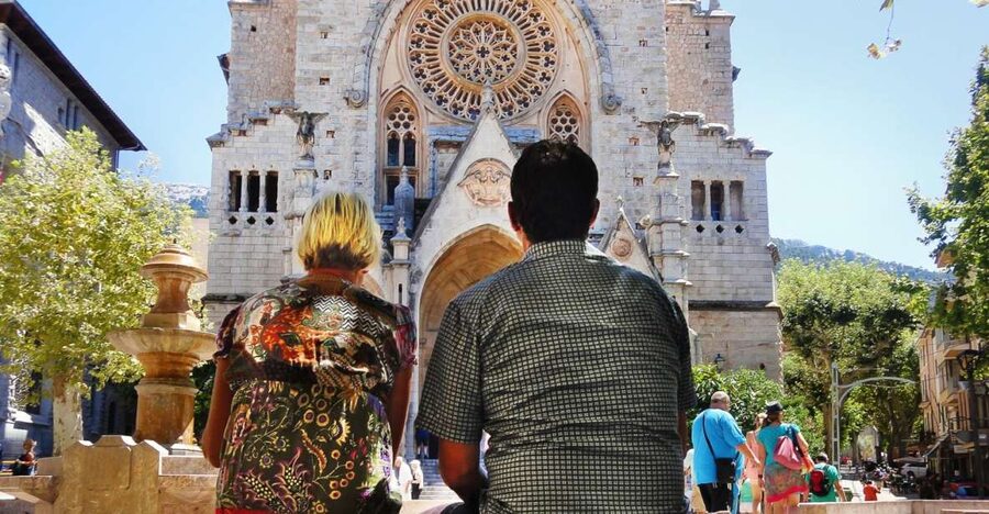 Alcudia/Marratxi: Valldemossa & Soller Tour by Tram & Bus - The mountain road to Sóller
