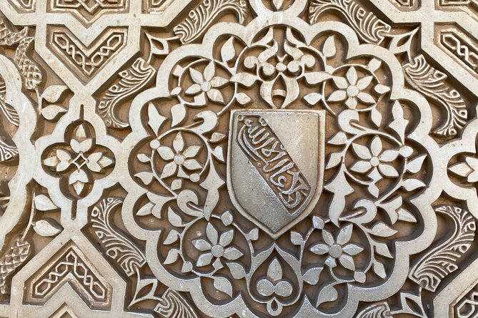 Alhambra tickets with Nasrid Palaces + Tourist Train - No guide means you must prepare yourself