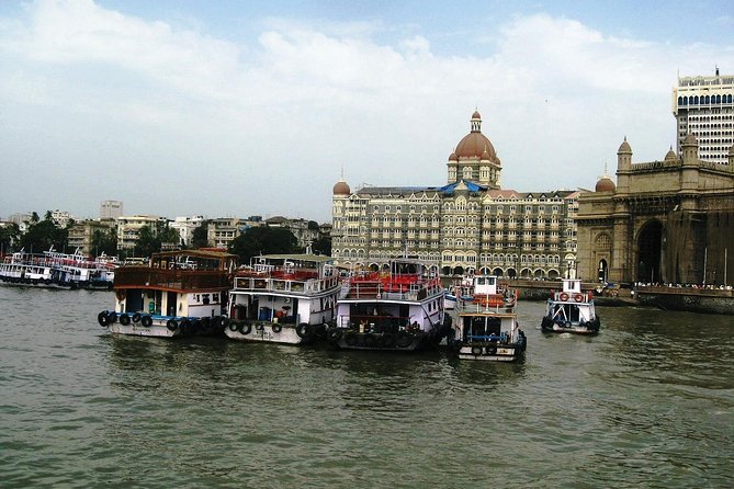 All in one-Combo of City, Dhobighat, Slum & Dabbawala with ferry and train ride. - Marine Drive and the Arabian Sea