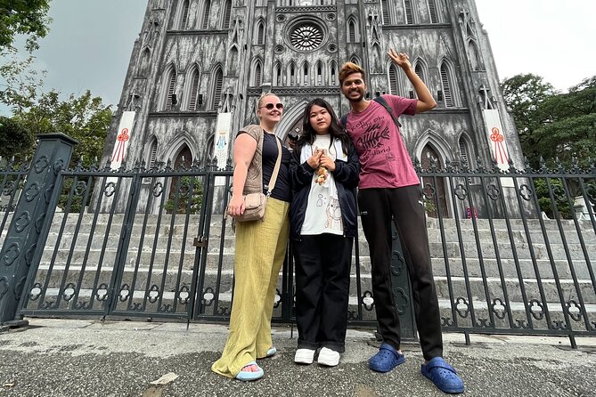 All-in-One Hanoi Walking Tour Through a Train Street - Thanh Ha Local Market and everyday Hanoi