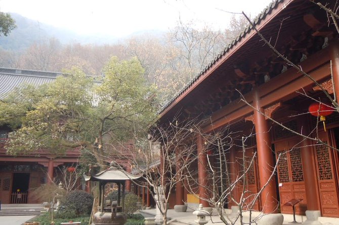 All-Inclusive Private Day Tour to Hangzhou by Bullet Train - West Lake and the stories along the causeway