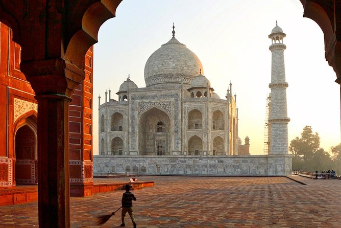 All inclusive Taj mahal 1 Day Tour from Delhi to Agra by Train - Two hours beneath the Taj Mahal