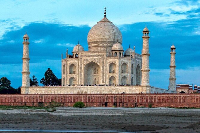 All Inclusive Taj Mahal & Agra Fort Tour from Delhi by Express Train - Meeting your Agra guide at the train coach