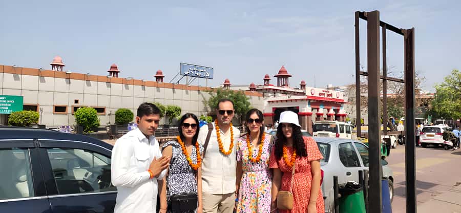 All Inclusive Taj Mahal & Agra Tour By Superfast Train - Handicrafts, marble inlay, and the question of shopping