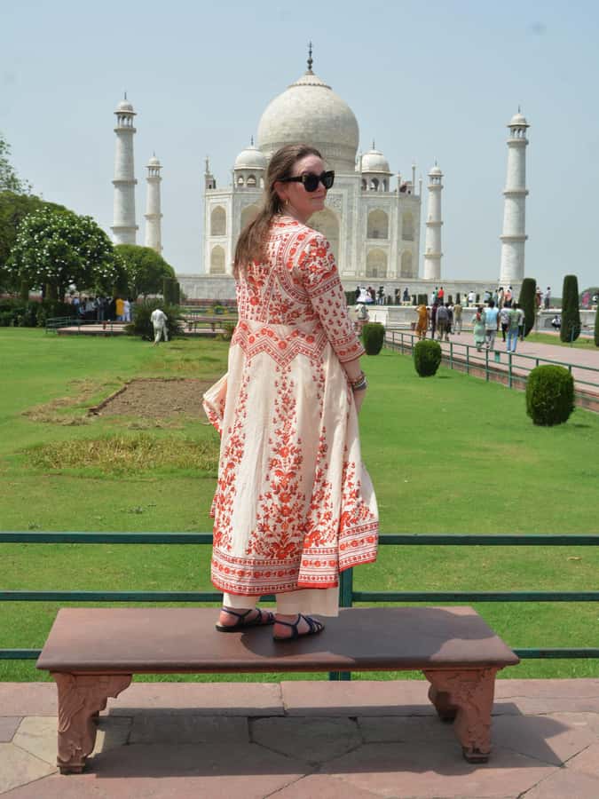 All Inclusive Taj Mahal & Agra Tour By Superfast Train - Meeting your guide at Agra Cantt
