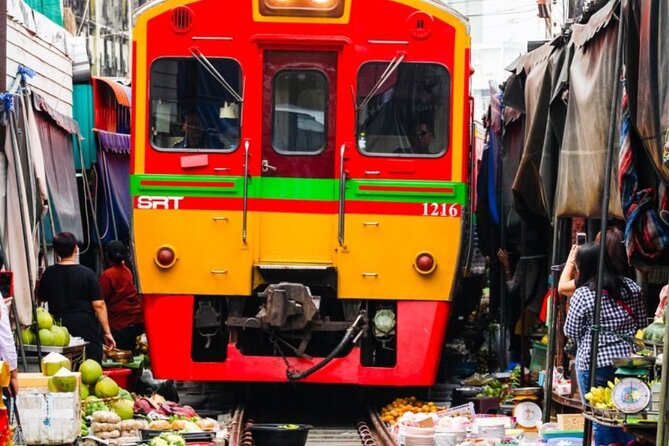Amphawa Floating Market and Maeklong Train Market Tour - A long afternoon from Hua Hin