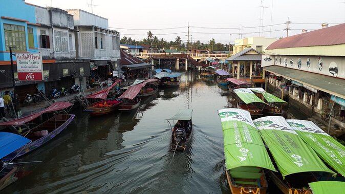 Amphawa Floating Market & Maeklong Railway Train Market Tour - The train that runs through Maeklong Market