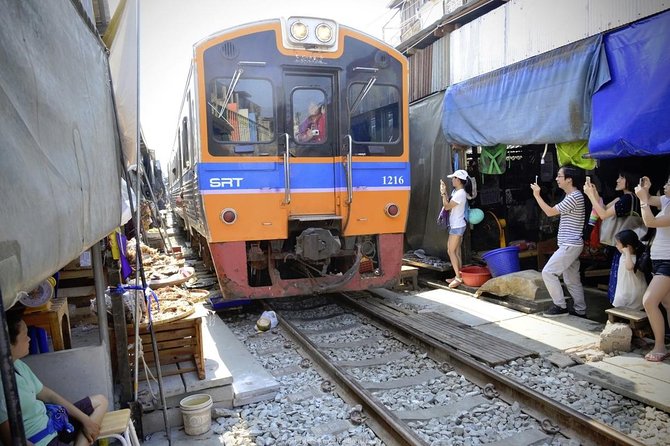 Amphawa Floating Market Tour with Maeklong Railway Market (SHA Plus) - Why pair Maeklong with Amphawa