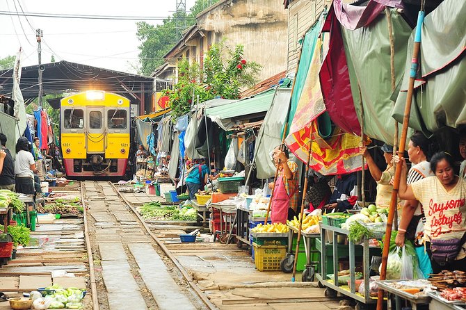 Amphawa Floating Market Tour with Maeklong Railway Market (SHA Plus) - Amphawa Floating Market by motorboat