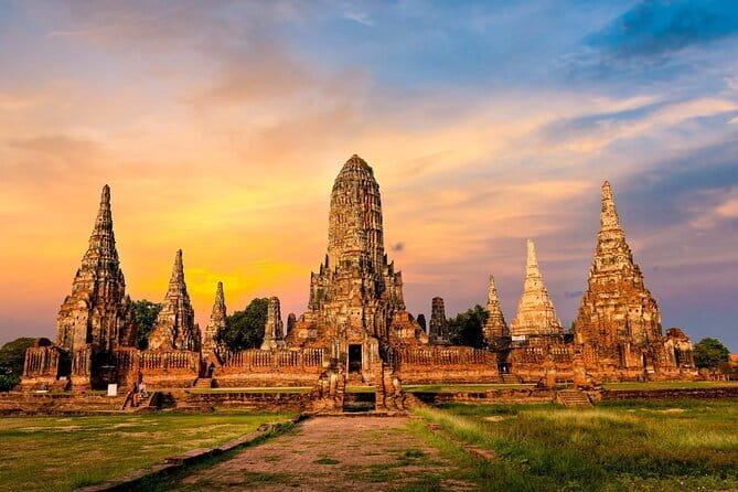 Ayutthaya, Damnoen Floating & Maeklong Railway Market Day Tour - The guides can shape the whole day