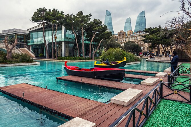 Baku City Sights Guided Night Walking Tour with Funicular - The funicular ride to Highland Park