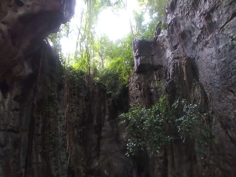 Bamboo train. Phnom Sampove cave. Bat cave and Banan Temple - Key points to know before booking
