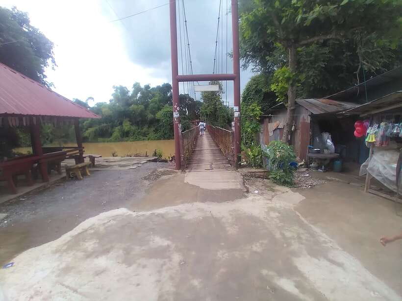 Bamboo train. Phnom Sampove cave. Bat cave and Banan Temple - A full day beyond Battambang’s quiet center
