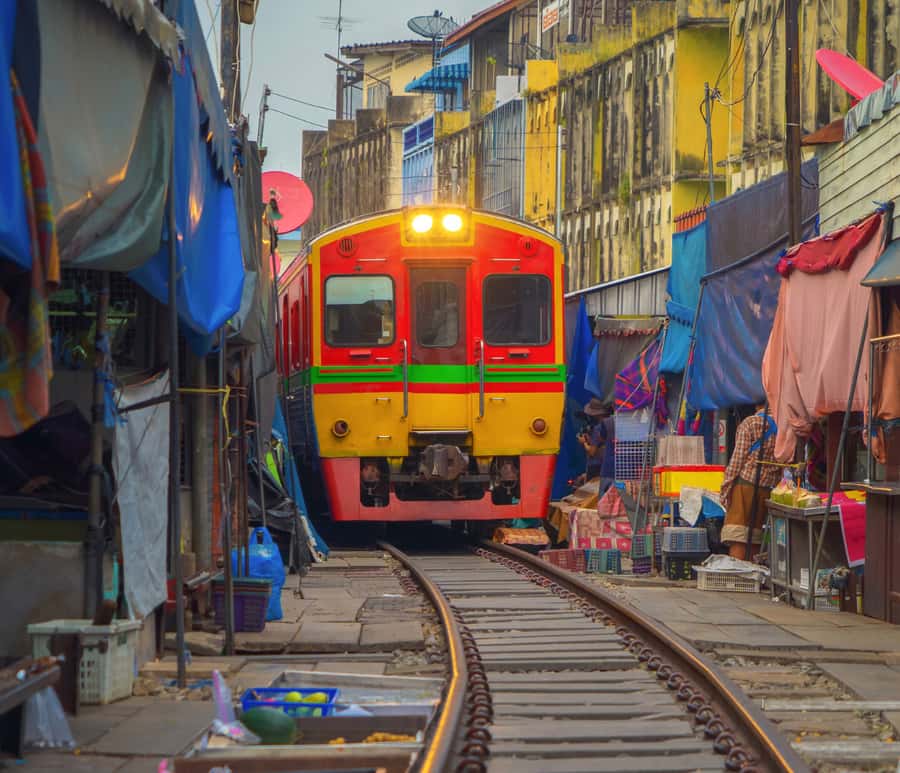 Bangkok: Amphawa Floating & Railway Markets Guided Day Tour - Key points to know before booking