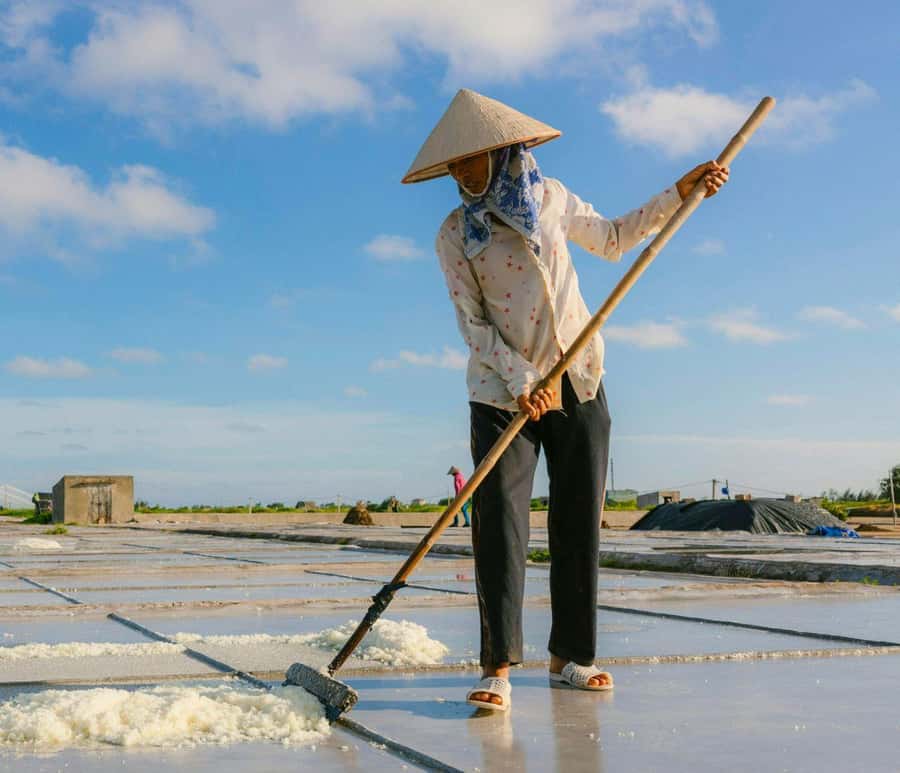 Bangkok: Amphawa Floating & Railway Markets Guided Day Tour - Who will enjoy this tour most?
