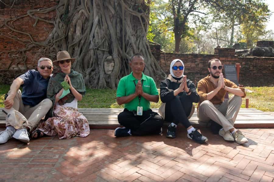 Bangkok: Ayutthaya, Railway & Floating Markets Full-Day Tour - Lunch is separate, and timing matters