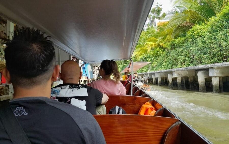 Bangkok: Damnoen Floating Market & Train Market Private Tour - The guides make the difference