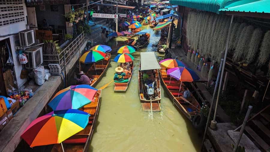 Bangkok: Damnoen Floating Market & Train Market Private Tour - Who should book this day out?