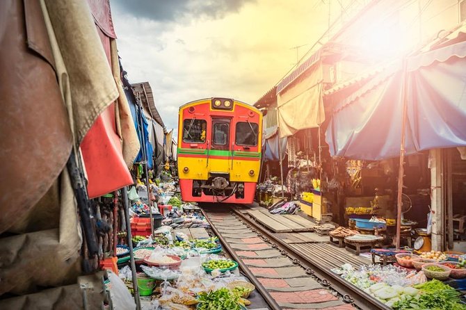 Bangkok: Damnoen Saduak and Maeklong Railway Market Japanese tour - Starting from River City Bangkok