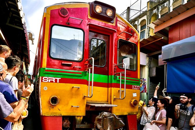 Bangkok: Floating Market & Train Market with Train/Boat ride - How the transport shapes the day