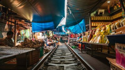 Bangkok highlight: Floating Market, Train Market & Ayutthaya