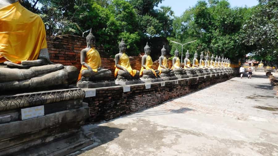 Bangkok highlight: Floating Market, Train Market & Ayutthaya - Five hours of van travel is part of the bargain