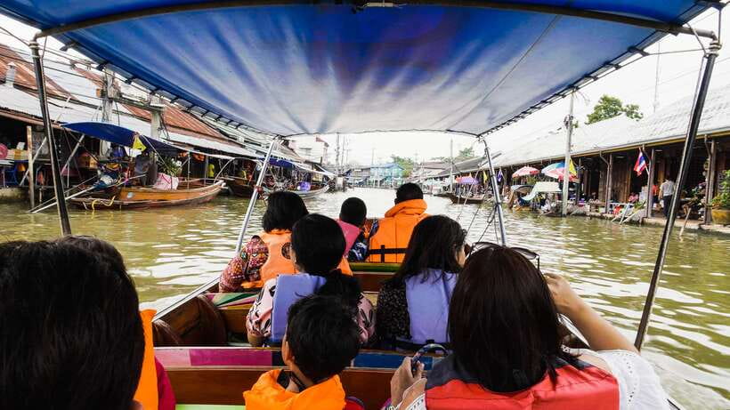 Bangkok: Maeklong Railway & Amphawa Floating Market Day Trip - What the long transport day feels like