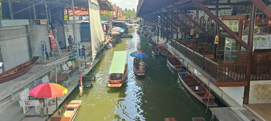 Bangkok: Maeklong Railway & Damnoen Saduak Floating Markets - Is the $225 group price fair?