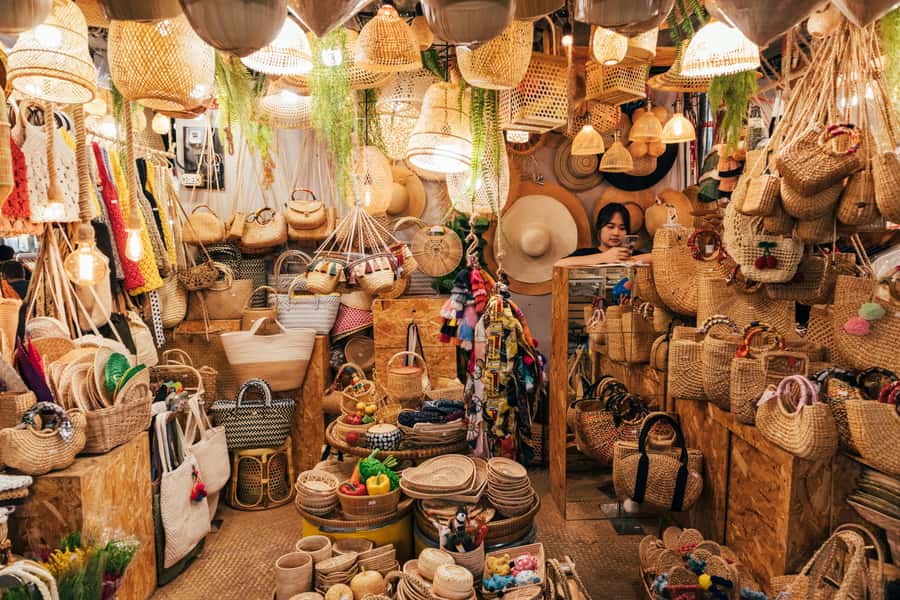 Bangkok: Maeklong Train Market & Floating Market Day Tour - Timing, comfort, and the real pace of the day