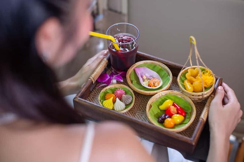 Bangkok: Premium Damnoen Saduak & Railway Market By Food Bus - The train ride to Lat Yai