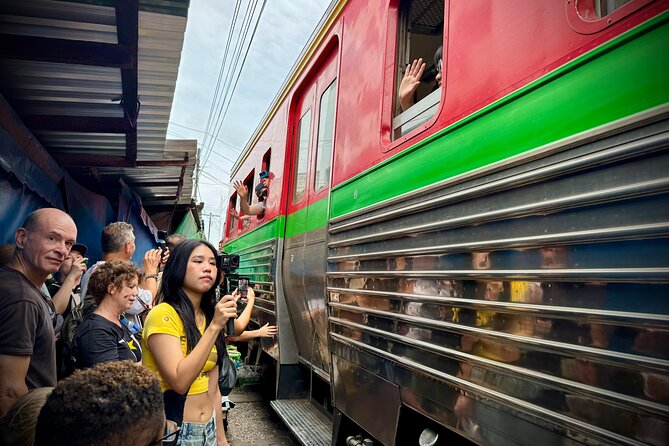 Bangkok: Private Floating Market and Train Market - Comfort, equipment, and practical concerns