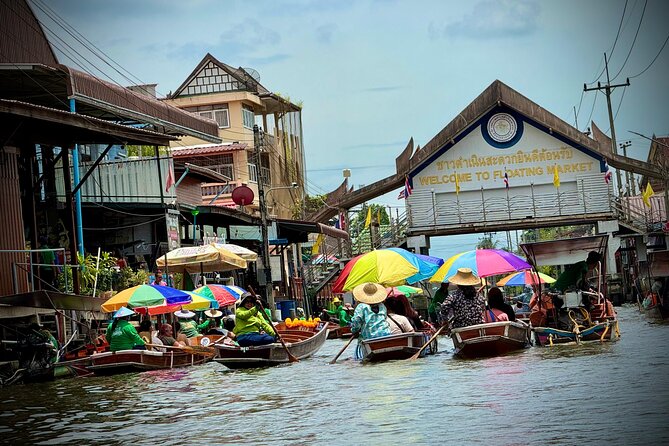 Bangkok: Private Floating Market and Train Market - Cruising the canals to Damnoen Saduak