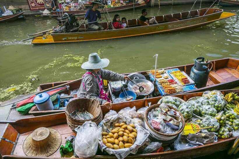 Bangkok: Railway and Floating Market Tour with Dragon Temple - What to bring and what to skip