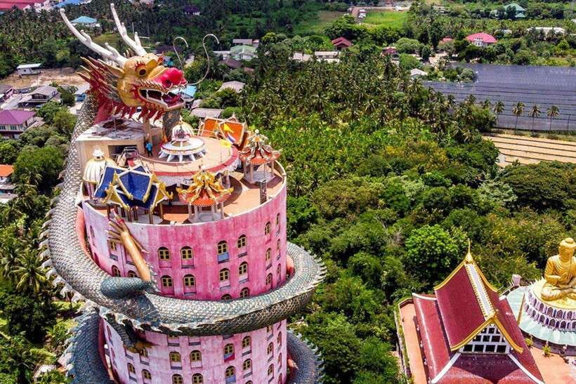 Bangkok: Railway and Floating Market Tour with Dragon Temple - Getting out of Bangkok in a small group
