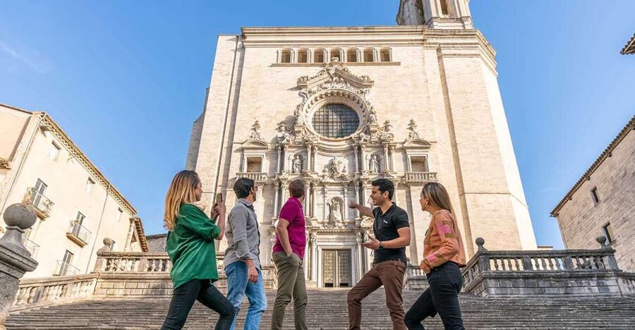 Barcelona: Girona Private Guided Tour by High-Speed Train - The Onyar River and Eiffel Bridge