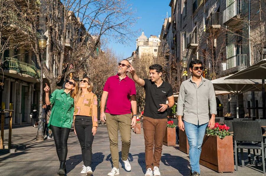 Barcelona: Girona Private Guided Tour by High-Speed Train - Free time for lunch and a slower look at Girona