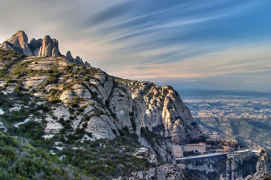 Barcelona: Montserrat, Black Madonna, Rack Railway & Liquors - Inside the basilica and the Throne of the Virgin