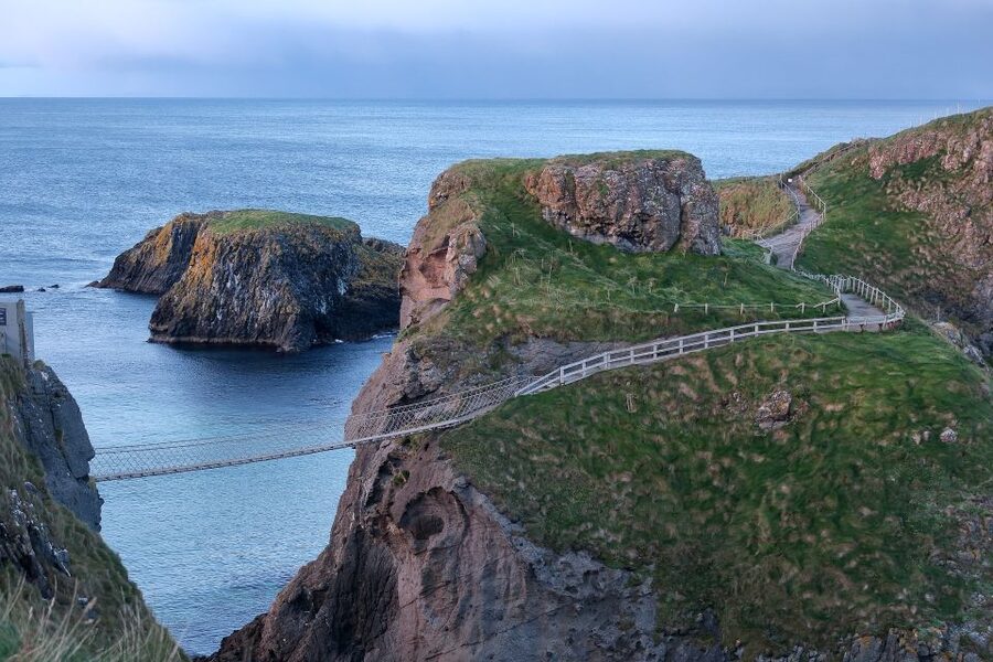 Belfast & Giant's Causeway: 2-Day Rail Tour from Dublin - Your Belfast hotel and the Ulster Fry