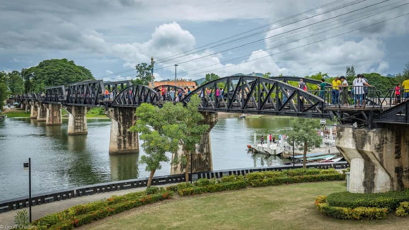 BKK: Damnoen Floating Market, Maeklong Rail & River Bridge - Kanchanaburi War Cemetery gives the bridge its context
