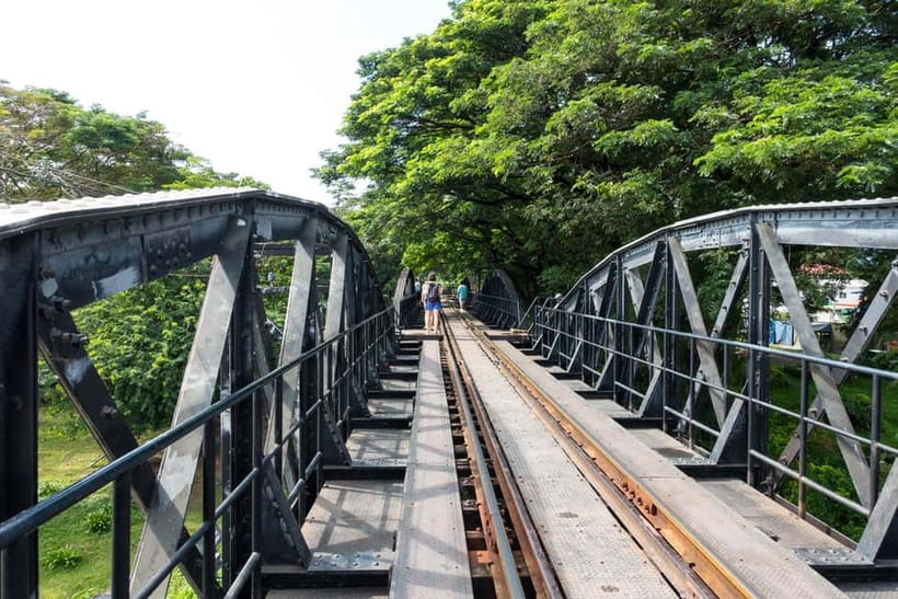 BKK: Damnoen Floating Market, Maeklong Rail & River Bridge - A private car makes the long route easier